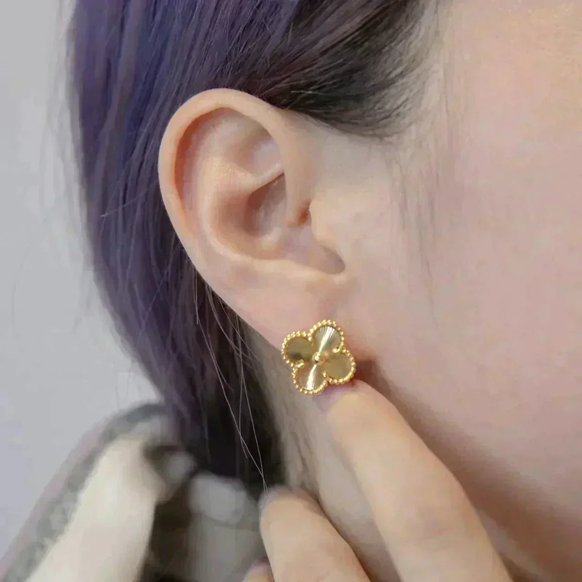¡®Veyra Jewelry¡¯CLOVER MEDIUM 1 MOTIFS LASER EARRINGS