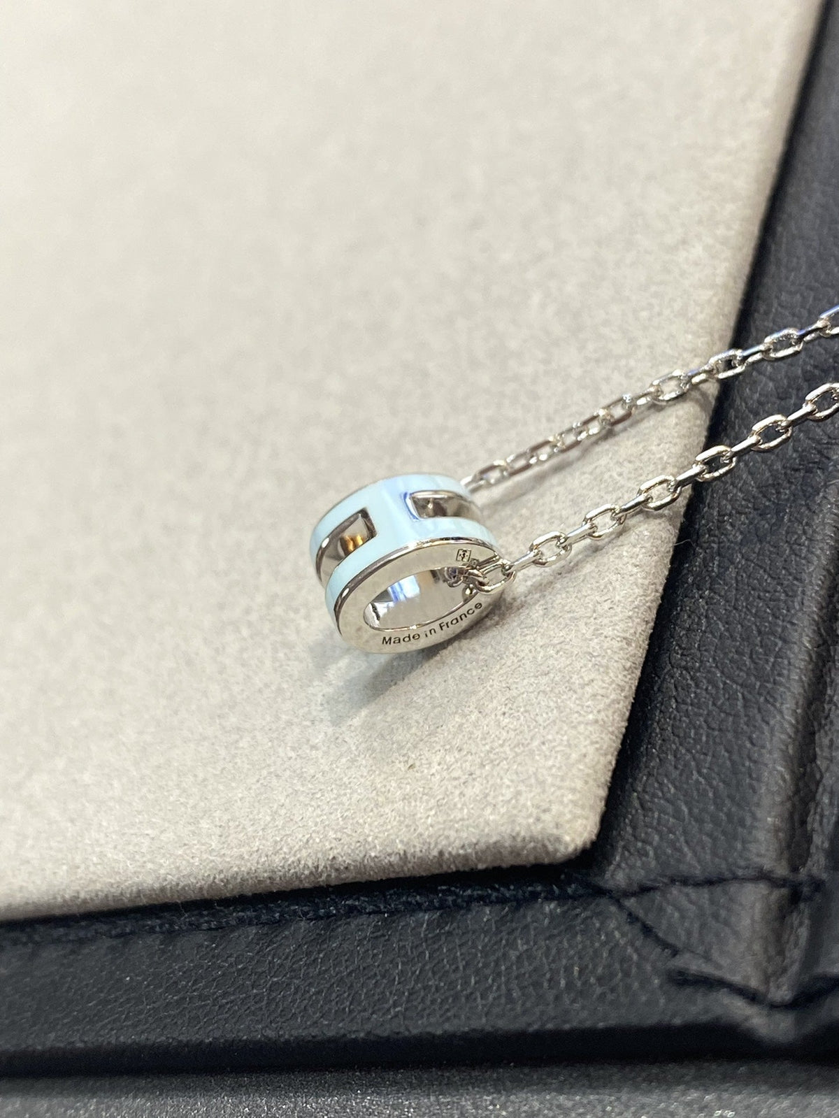 ¡®Veyra Jewelry¡¯POP H LIGHT BLUE NECKLACE