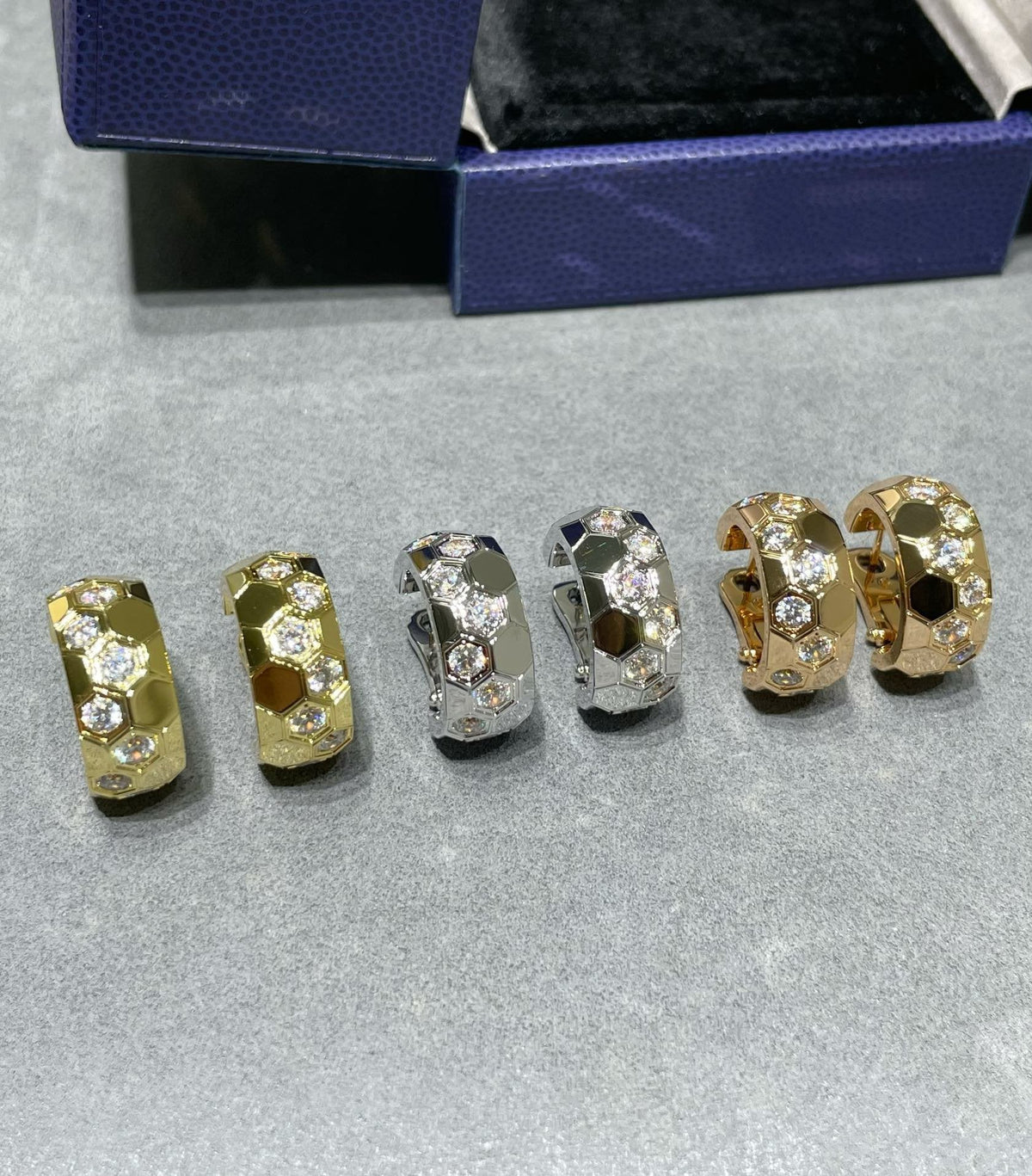 ¡®Veyra Jewelry¡¯BEE LOVE DIAMOND HOOP EARRINGS