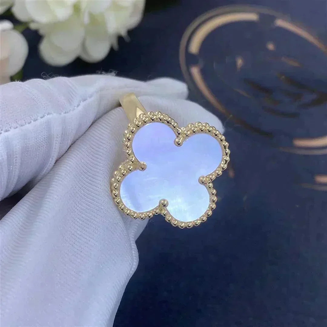 ¡®Veyra Jewelry¡¯CLOVER WHITE MOP RING