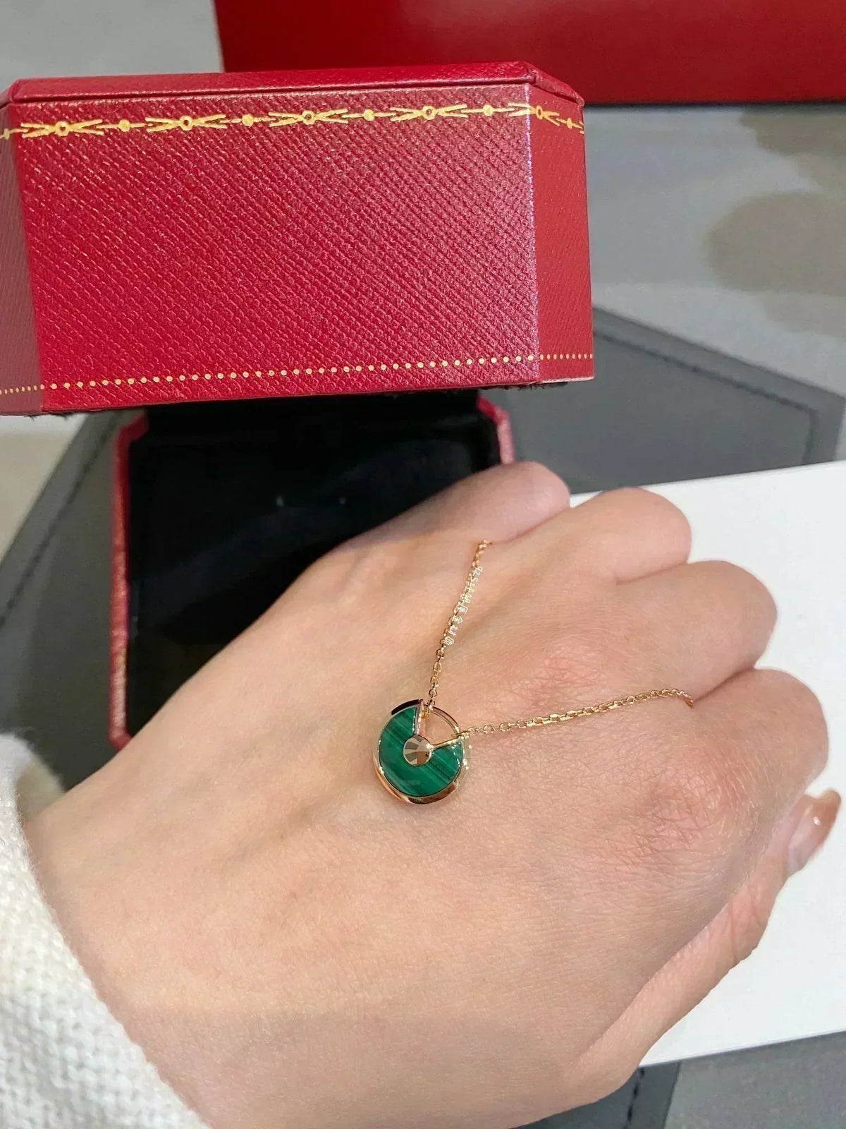 ¡®Veyra Jewelry¡¯AMULETTE ROSE GOLD MALACHITE NECKLACE