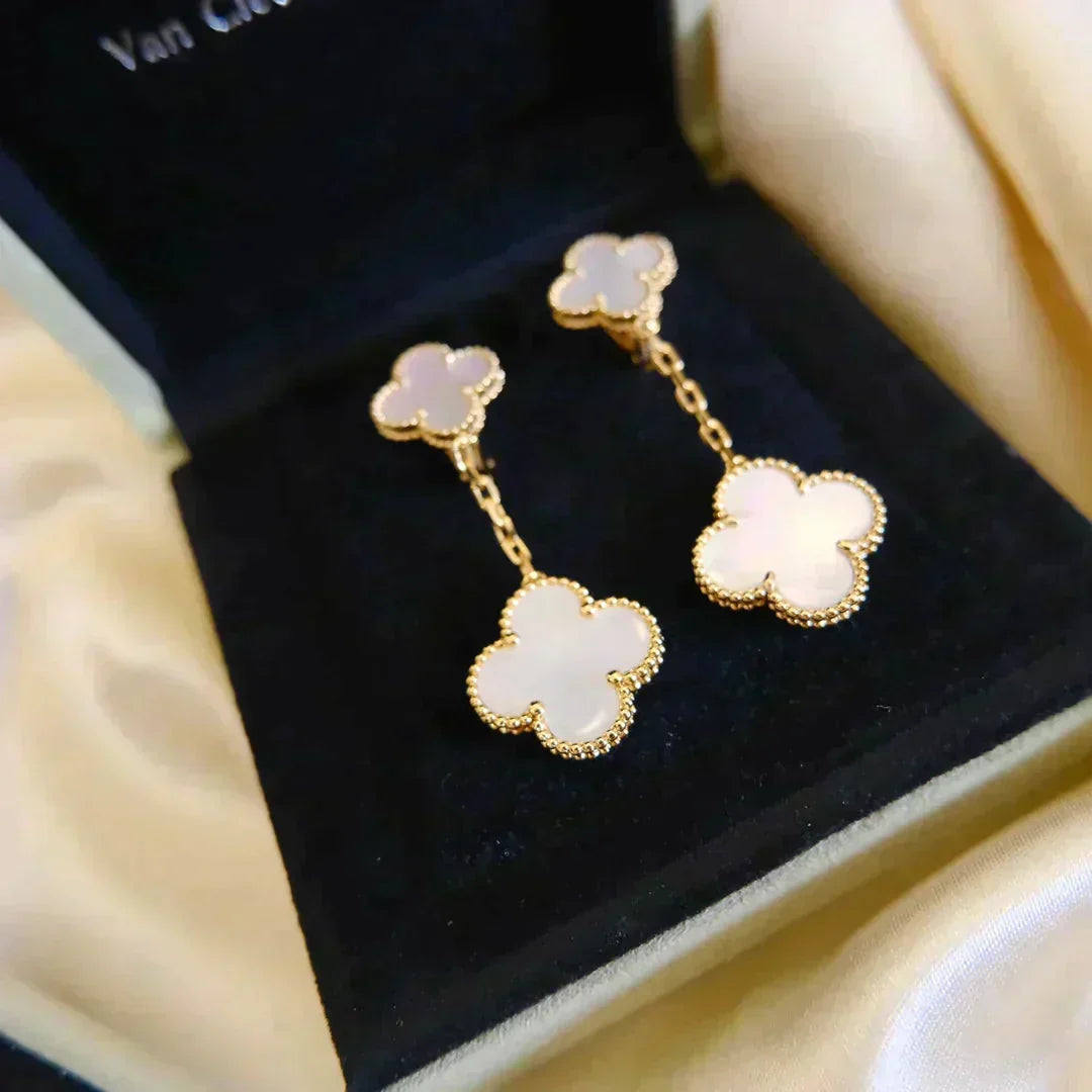 ¡®Veyra Jewelry¡¯CLOVER 2 MOTIF WHITE MOP EARRINGS