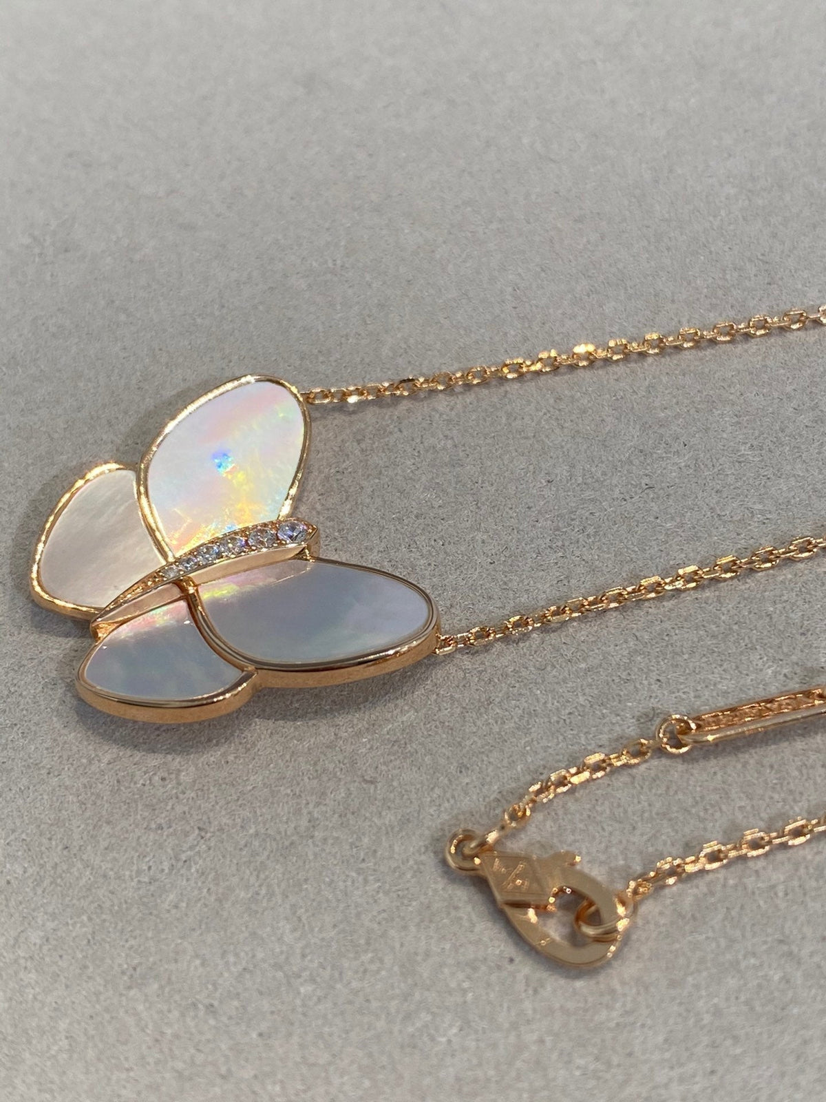 ¡®Veyra Jewelry¡¯BUTTERFLY GOLD MOP DIAMOND NECKLACE