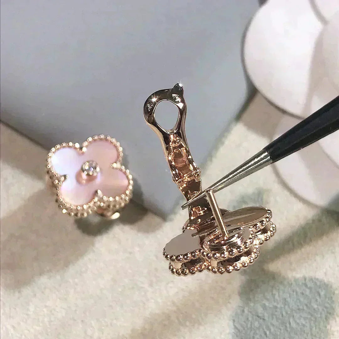 ¡®Veyra Jewelry¡¯CLOVER MEDIUM 1 MOTIFS  PINK MOP DIAMOND EARRINGS