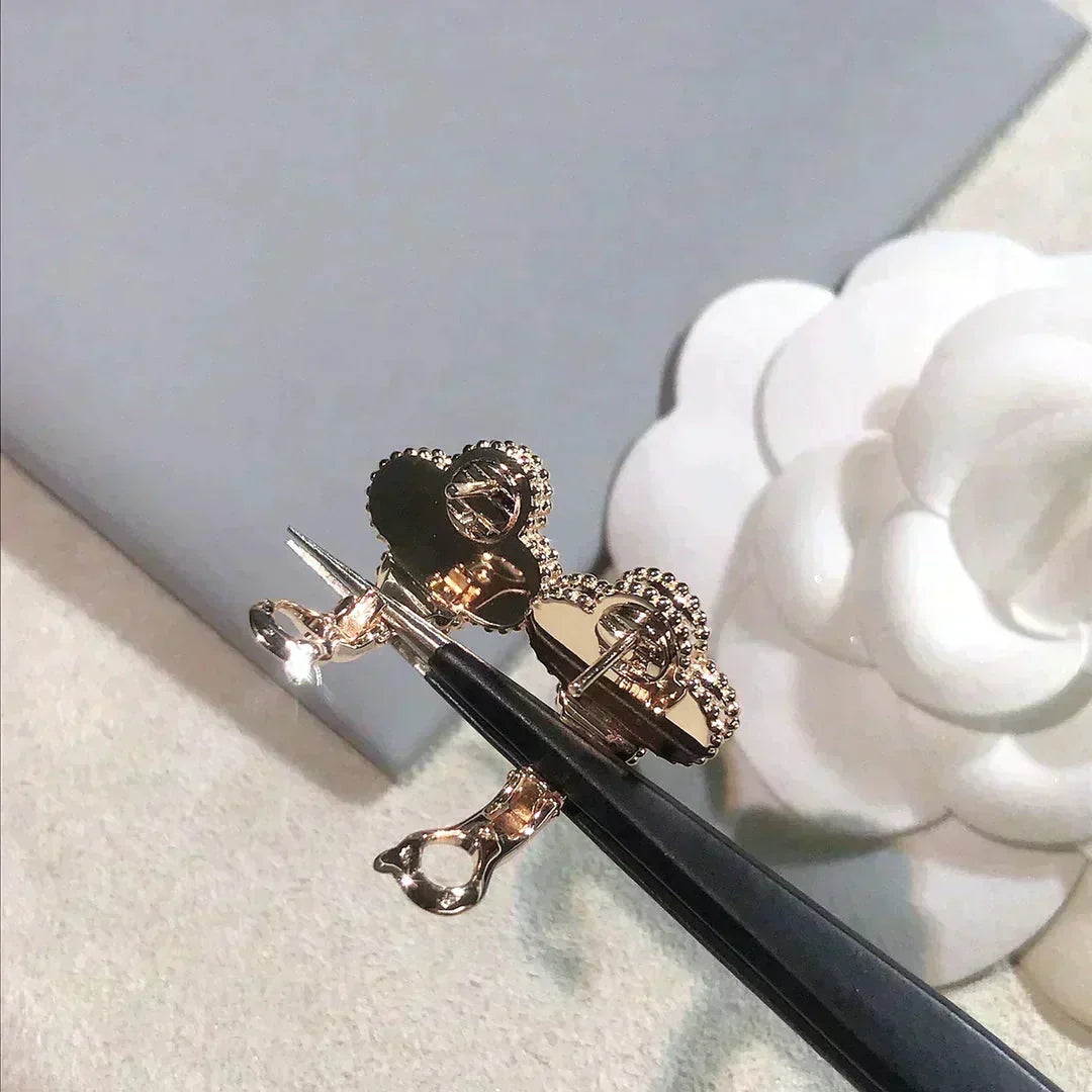 ¡®Veyra Jewelry¡¯CLOVER MEDIUM 1 MOTIFS  PINK MOP DIAMOND EARRINGS