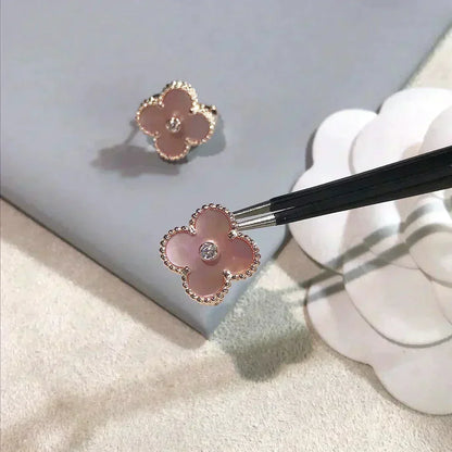 ¡®Veyra Jewelry¡¯CLOVER MEDIUM 1 MOTIFS  PINK MOP DIAMOND EARRINGS