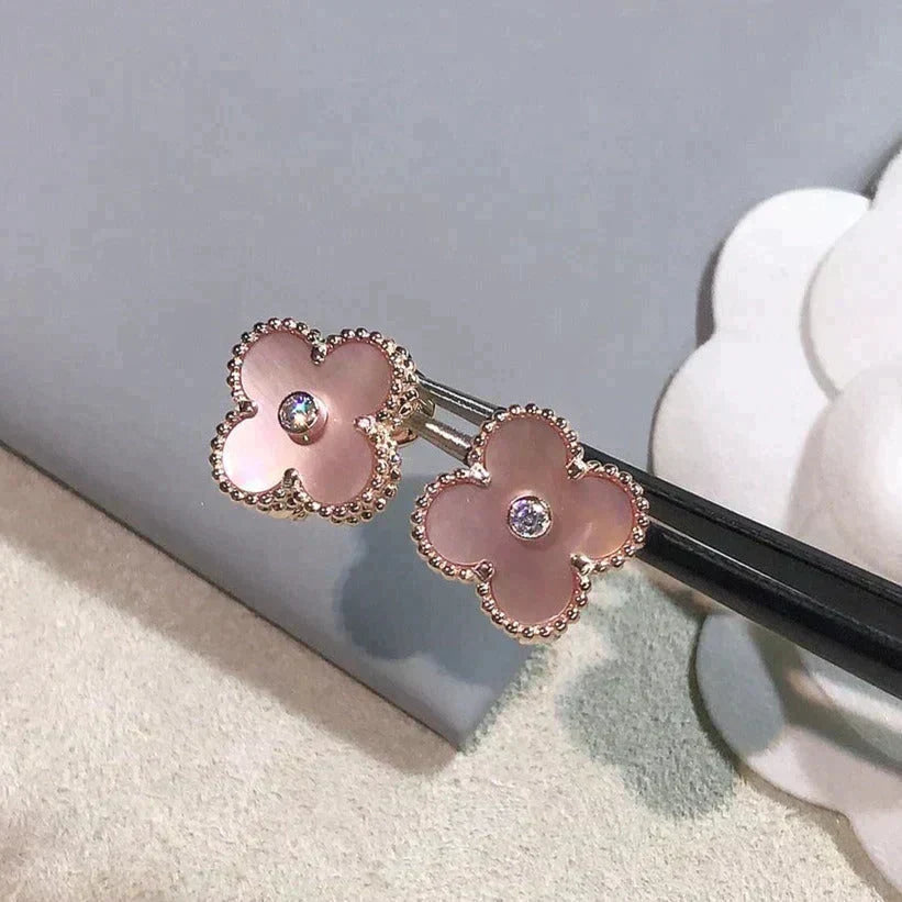 ¡®Veyra Jewelry¡¯CLOVER MEDIUM 1 MOTIFS  PINK MOP DIAMOND EARRINGS