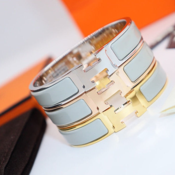 ¡®Veyra Jewelry¡¯H LIGHT BLUE BRACELET