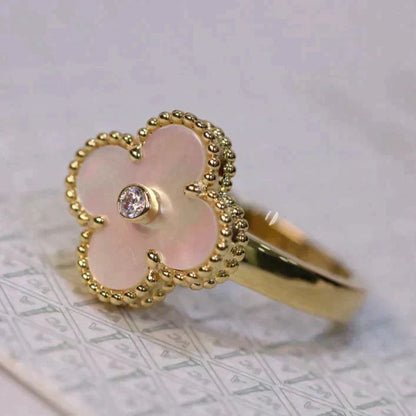 ¡®Veyra Jewelry¡¯CLOVER PINK MOP RING GOLD DIAMOND