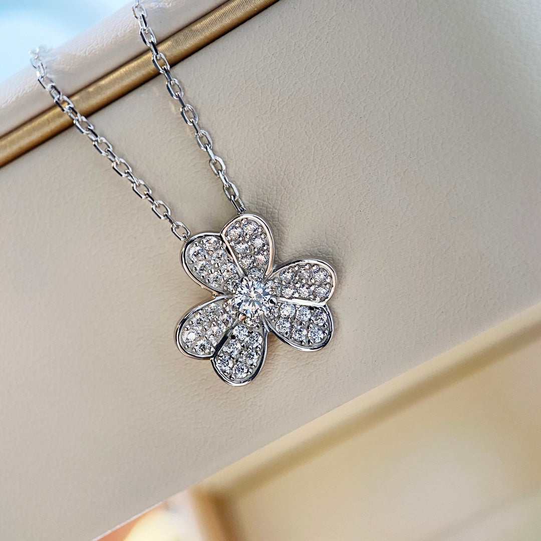 ¡®Veyra Jewelry¡¯CLOVER DIAMOND NECKLACE SILVER