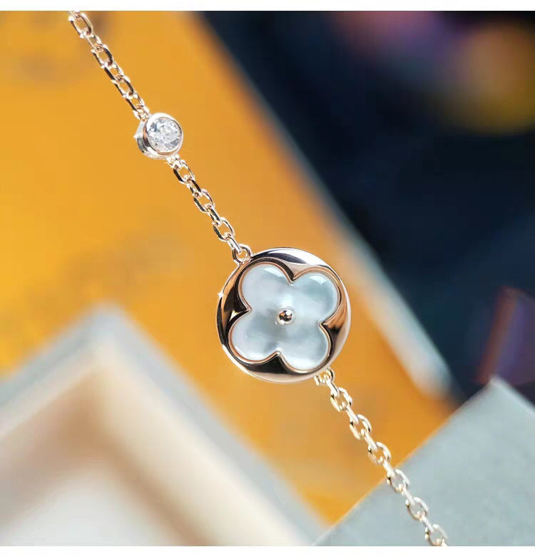 ¡®Veyra Jewelry¡¯SUN MOP GOLD 1 DIAMOND NECKLACE