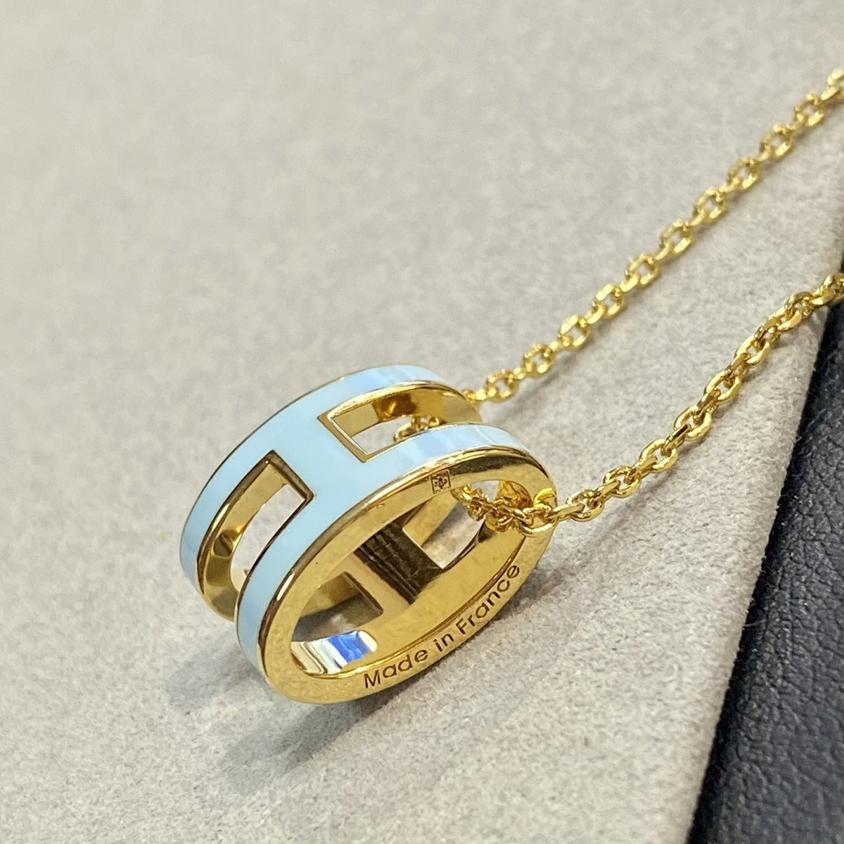 ¡®Veyra Jewelry¡¯POP H LIGHT BLUE NECKLACE