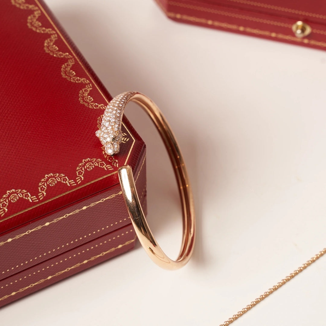 ¡®Veyra Jewelry¡¯PANTHERE ROSE GOLD DIAMOND OPEN BRACELET