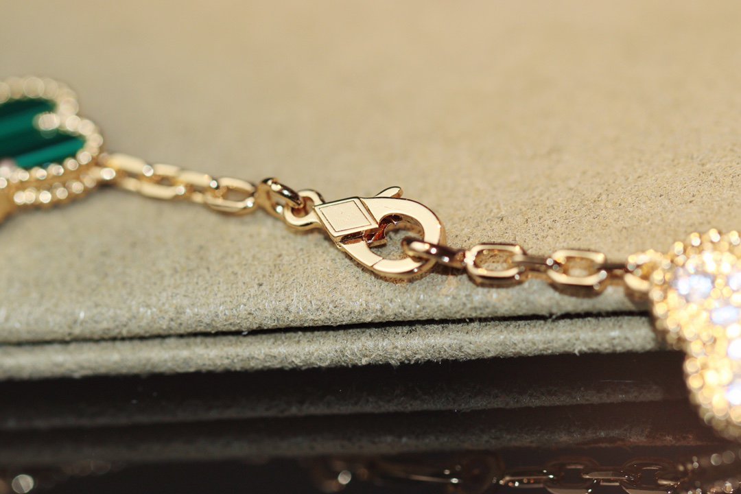 ¡®Veyra Jewelry¡¯CLOVER 20 MOTIFS ONYX ROSE GOLD