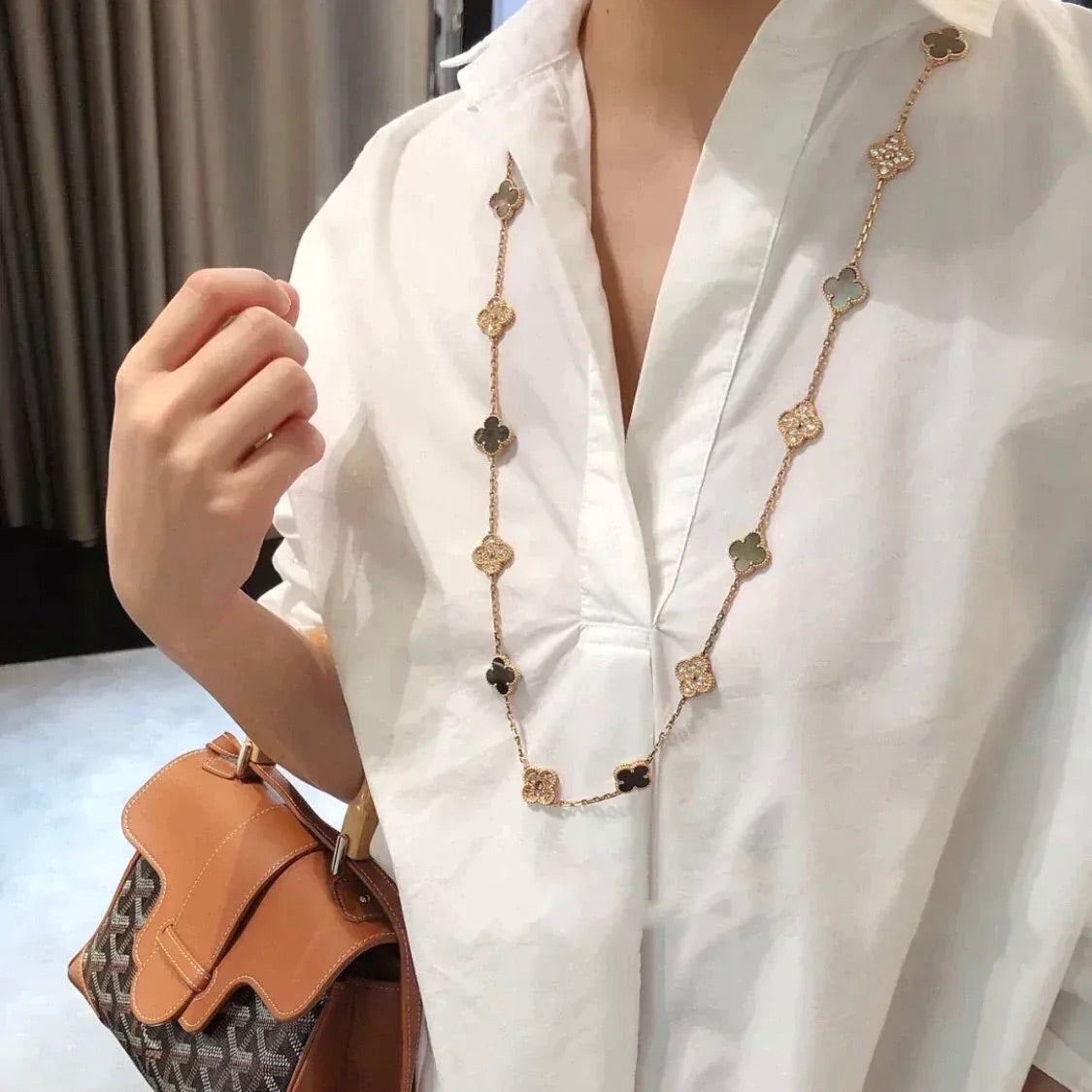 ¡®Veyra Jewelry¡¯CLOVER 20 MOTIFS DARK MOP DIAMOND  NECKLACE