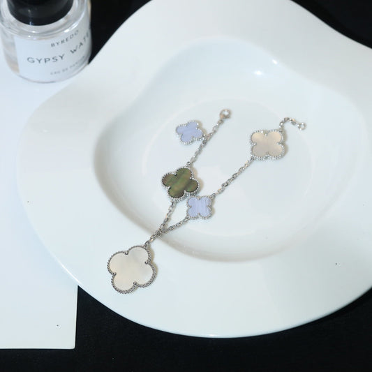 ¡®Veyra Jewelry¡¯CLOVER BRACELET 5 MOTIFS MOP CHALCEDONY SILVER