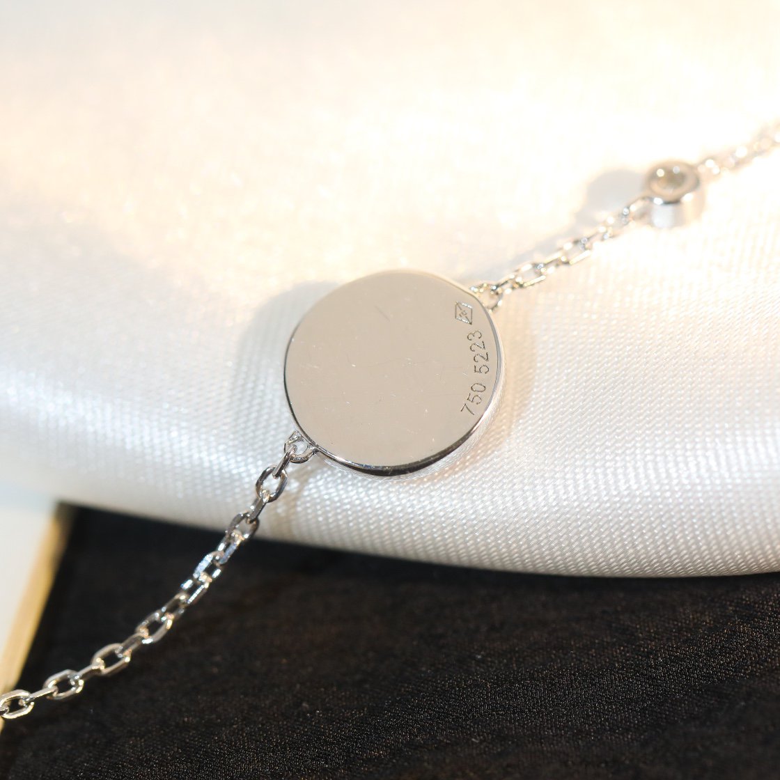 ¡®Veyra Jewelry¡¯SUN MOTIF PINK MOP SILVER BRACELET