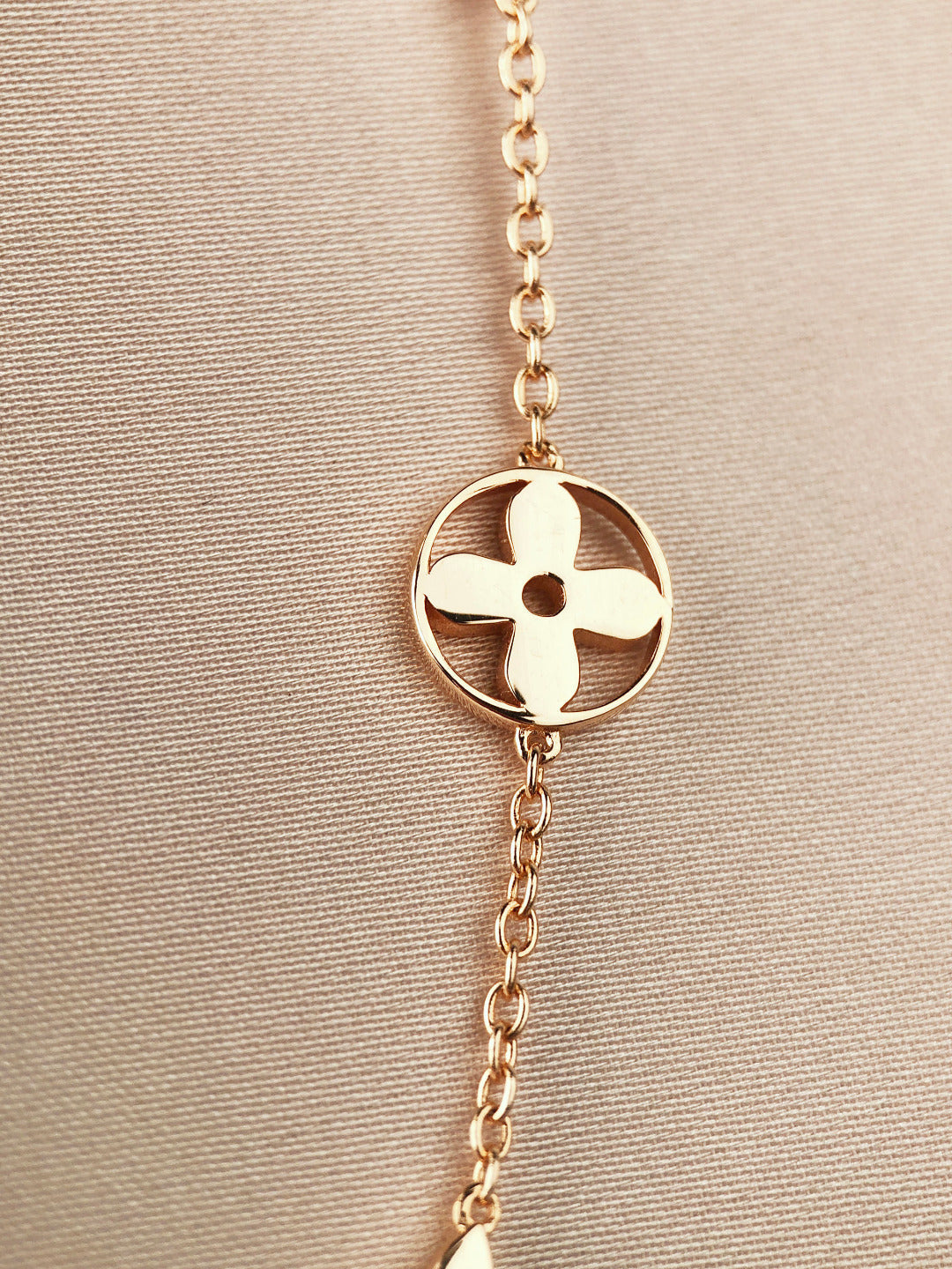 ¡®Veyra Jewelry¡¯STAR AND SUN 7 MOTIFS GOLD BRACELET