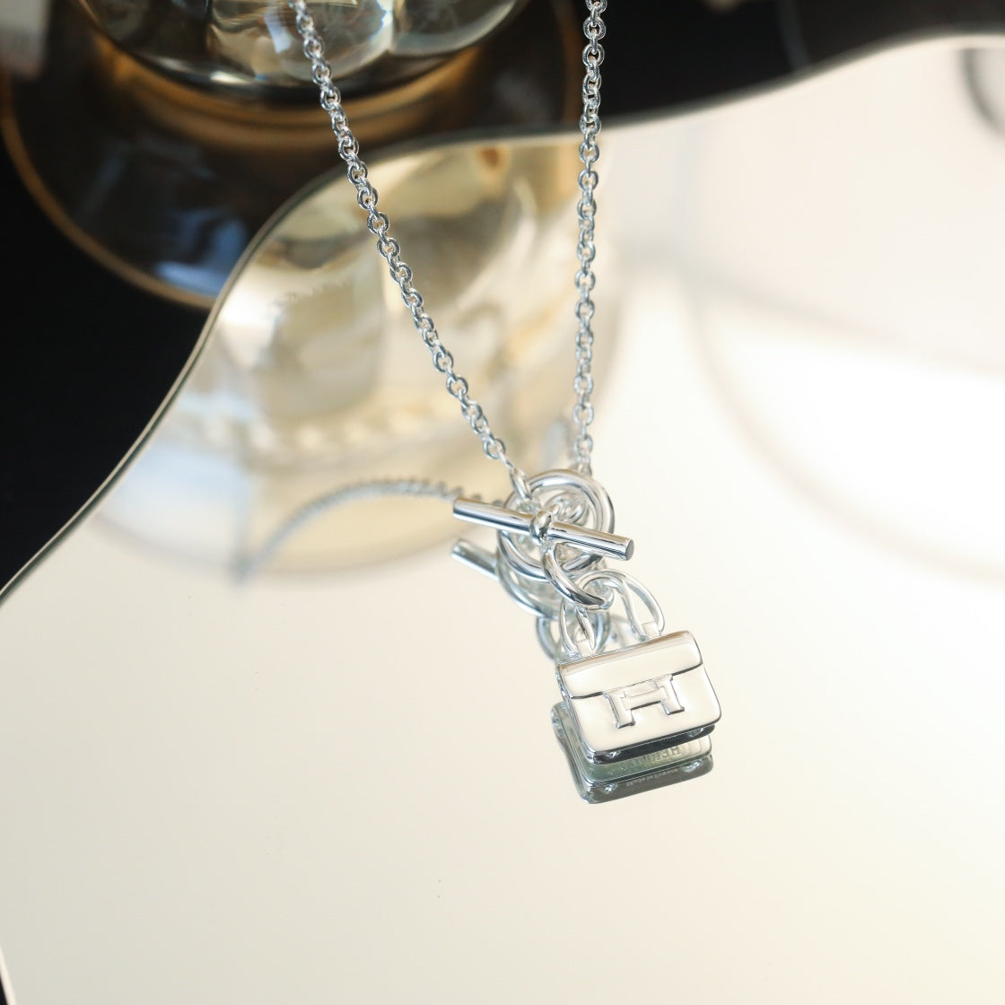 ¡®Veyra Jewelry¡¯POP H PEDANT SILVER NECKLACE