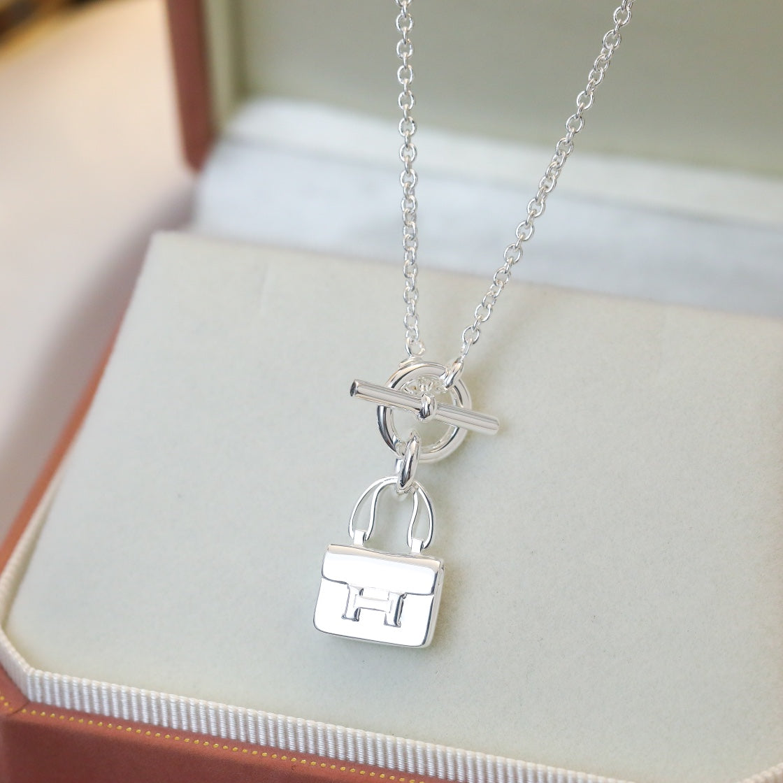 ¡®Veyra Jewelry¡¯POP H PEDANT SILVER NECKLACE