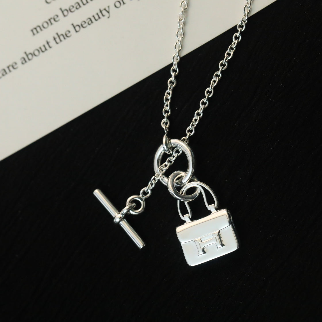 ¡®Veyra Jewelry¡¯POP H PEDANT SILVER NECKLACE