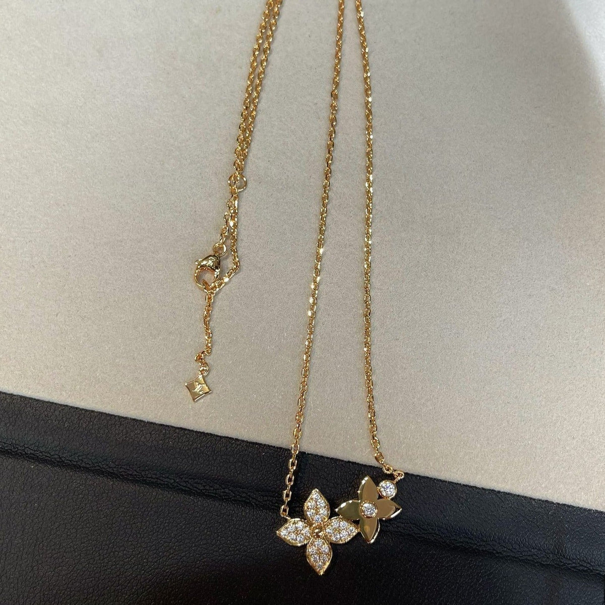 ¡®Veyra Jewelry¡¯STAR BLOSSOM NECKLACE PINK GOLD DIAMONDS