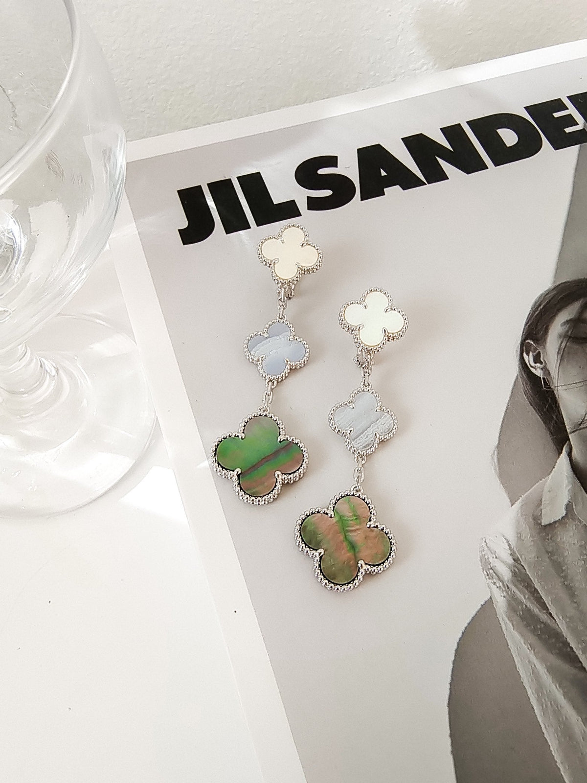 ¡®Veyra Jewelry¡¯CLOVER 3 MOTIFS CHALCEDONY DARK MOP SILVER EARRINGS