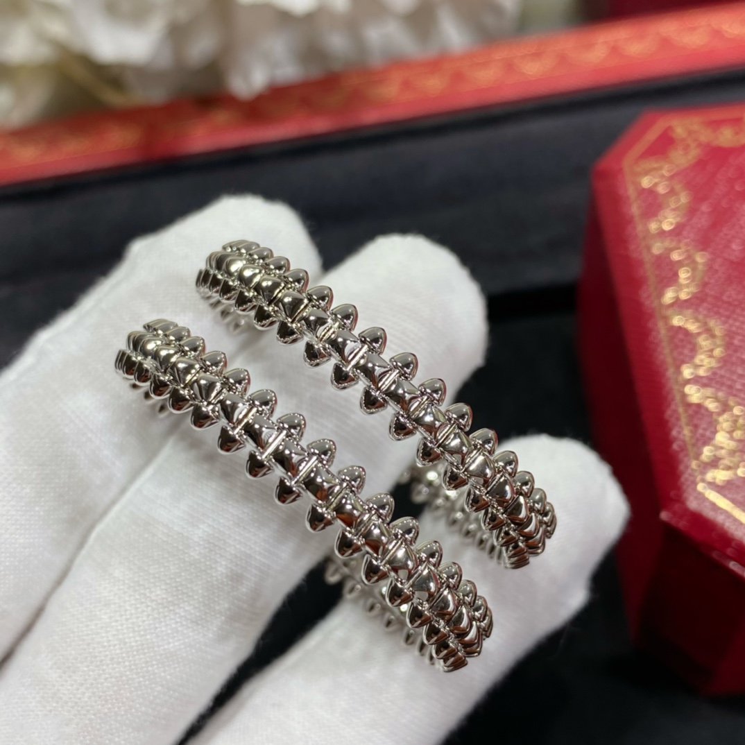 ¡®Veyra Jewelry¡¯CLASH LARGE HOOP EARRINGS