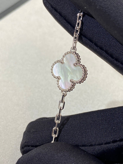 [Veyra Jewelry]New CLOVER WHITE PEARL MOP 5 MOTIF BRACELET COLLECTION