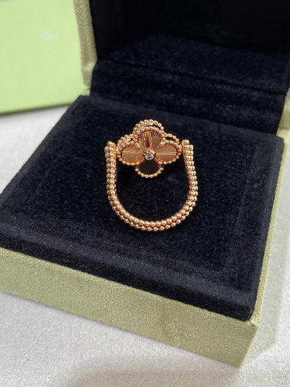 ¡®Veyra Jewelry¡¯CLOVER RIVERSIBLE ROSE GOLD RING