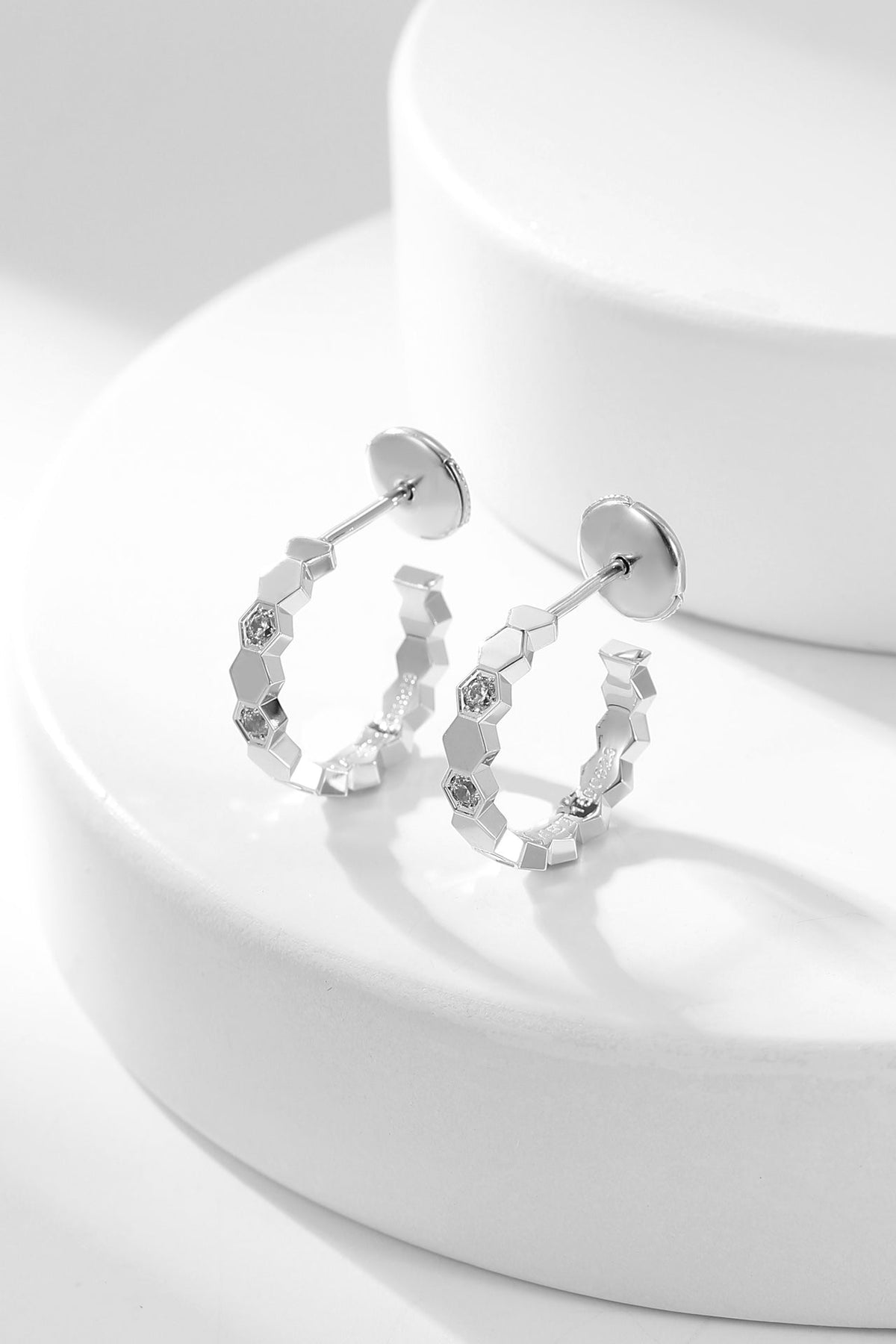 ¡®Veyra Jewelry¡¯BEE LOVE DIAMOND HOOP EARRINGS