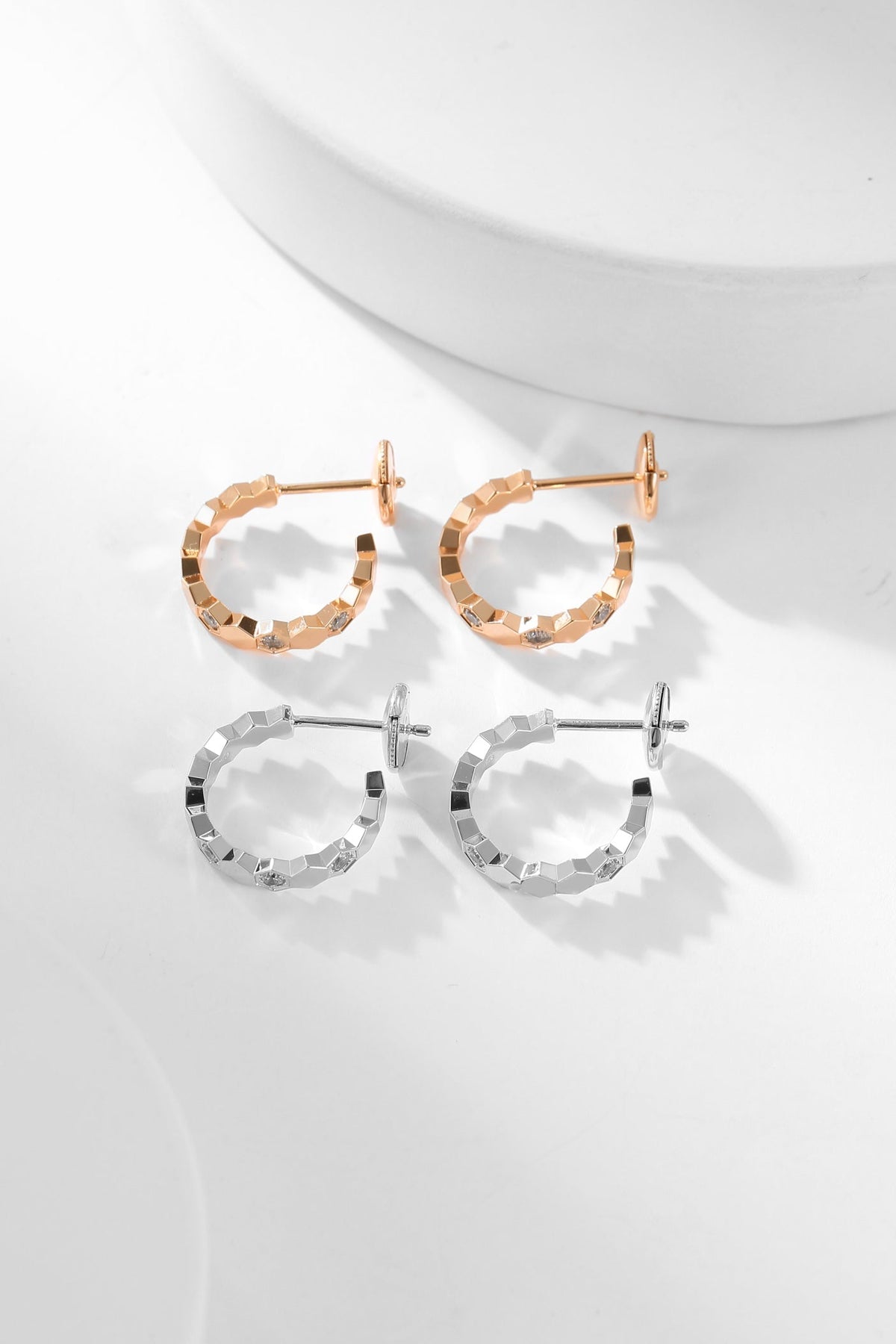 ¡®Veyra Jewelry¡¯BEE LOVE DIAMOND HOOP EARRINGS