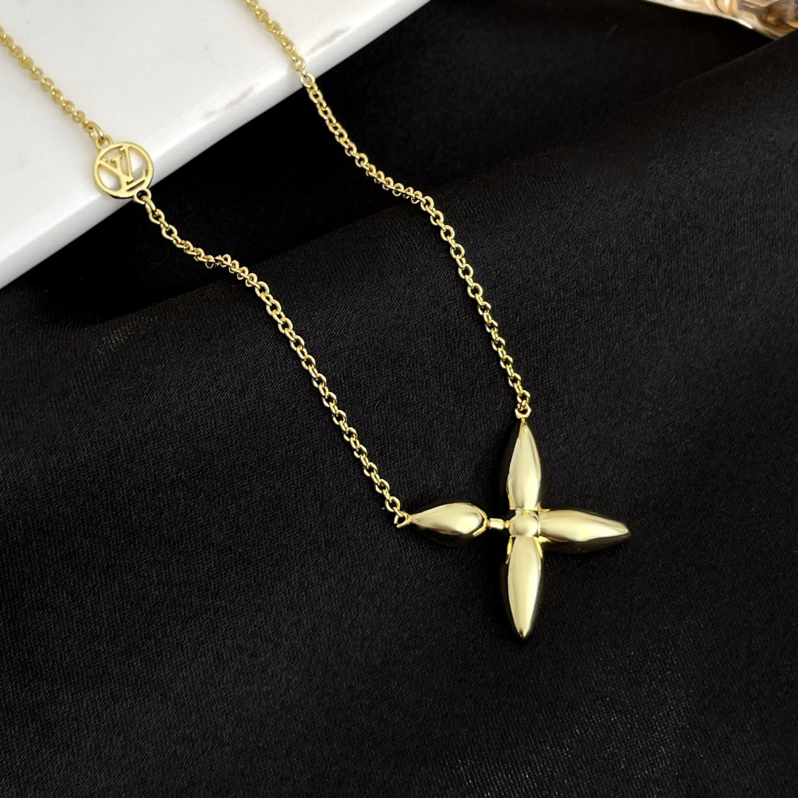 ¡®Veyra Jewelry¡¯LOUISETTE GOLD NECKLACE