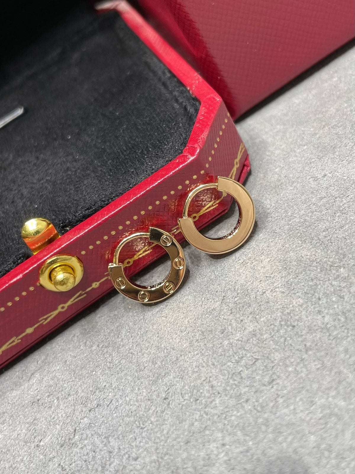 ¡®Veyra Jewelry¡¯LOVE MINI EARRINGS