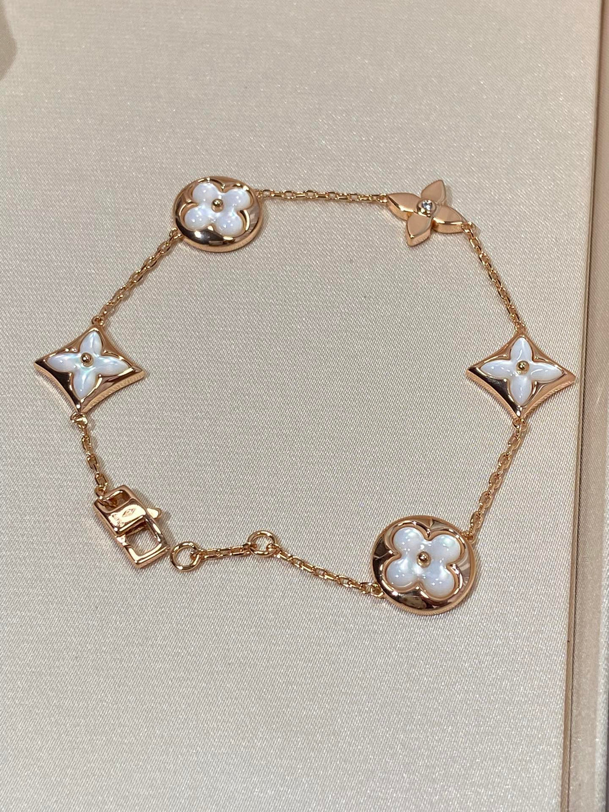 ¡®Veyra Jewelry¡¯STAR AND SUN 5 MOTIF MOP PINK GOLD BRACELET