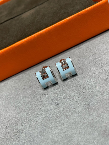 ¡®Veyra Jewelry¡¯POP H SKY BLUE STUD EARRINGS