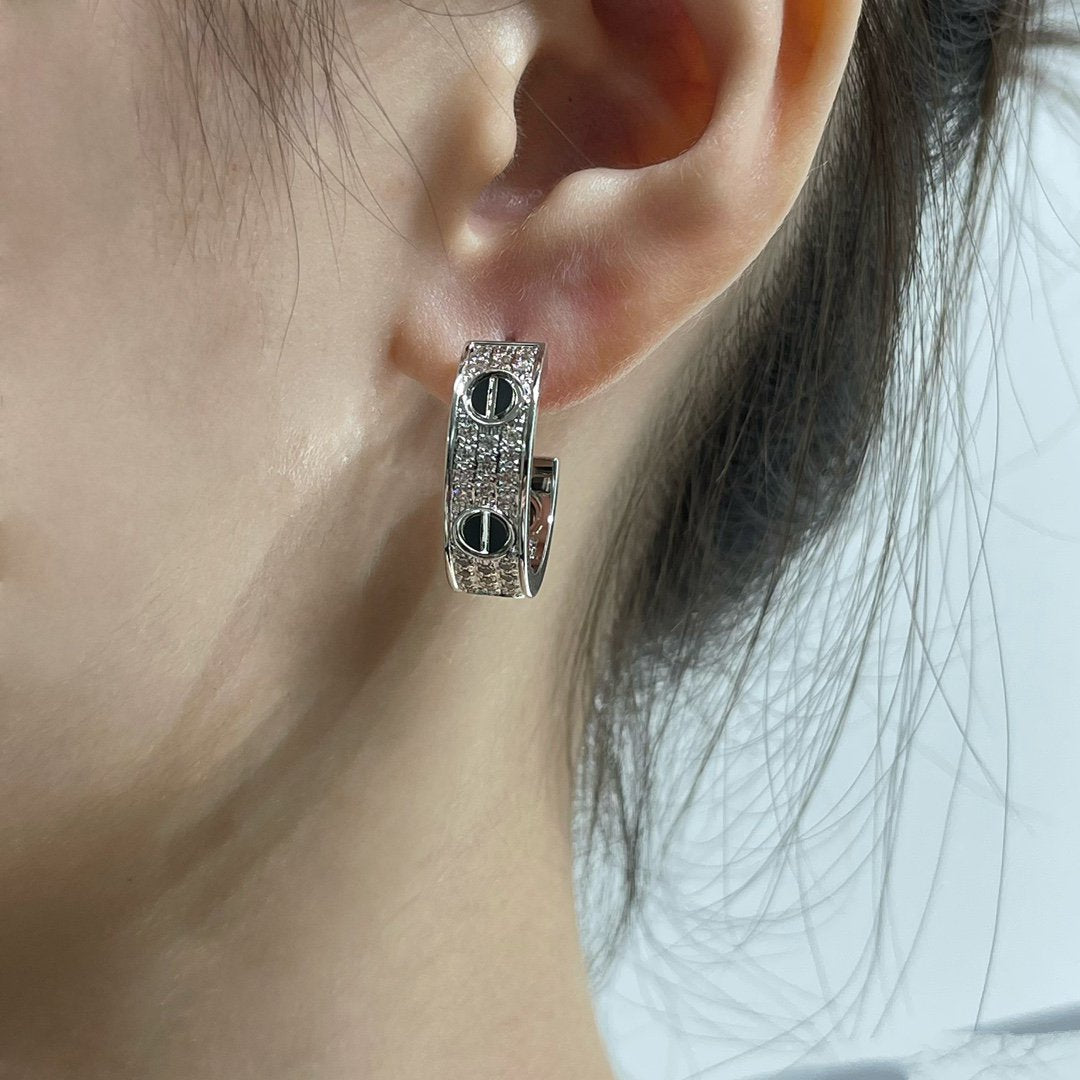 ¡®Veyra Jewelry¡¯LOVE CERAMIC DIAMOND PAVED SILVER EARRINGS