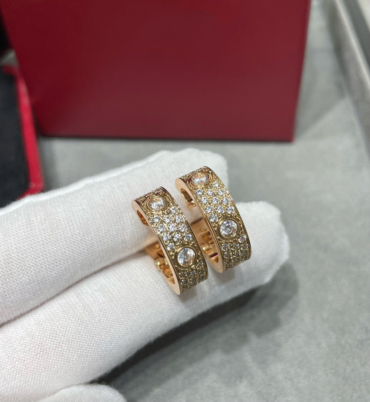 ¡®Veyra Jewelry¡¯LOVE 5.5MM DIAMOND PAVED EARRINGS