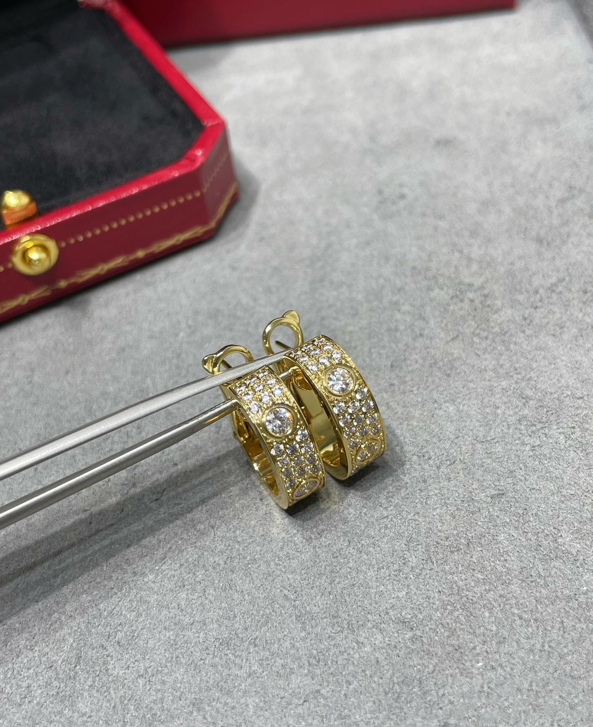 ¡®Veyra Jewelry¡¯LOVE 5.5MM DIAMOND PAVED EARRINGS