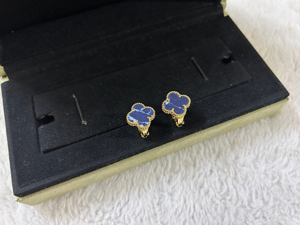 ¡®Veyra Jewelry¡¯CLOVER PIETERSITE MEDIUM STUD EARRINGS