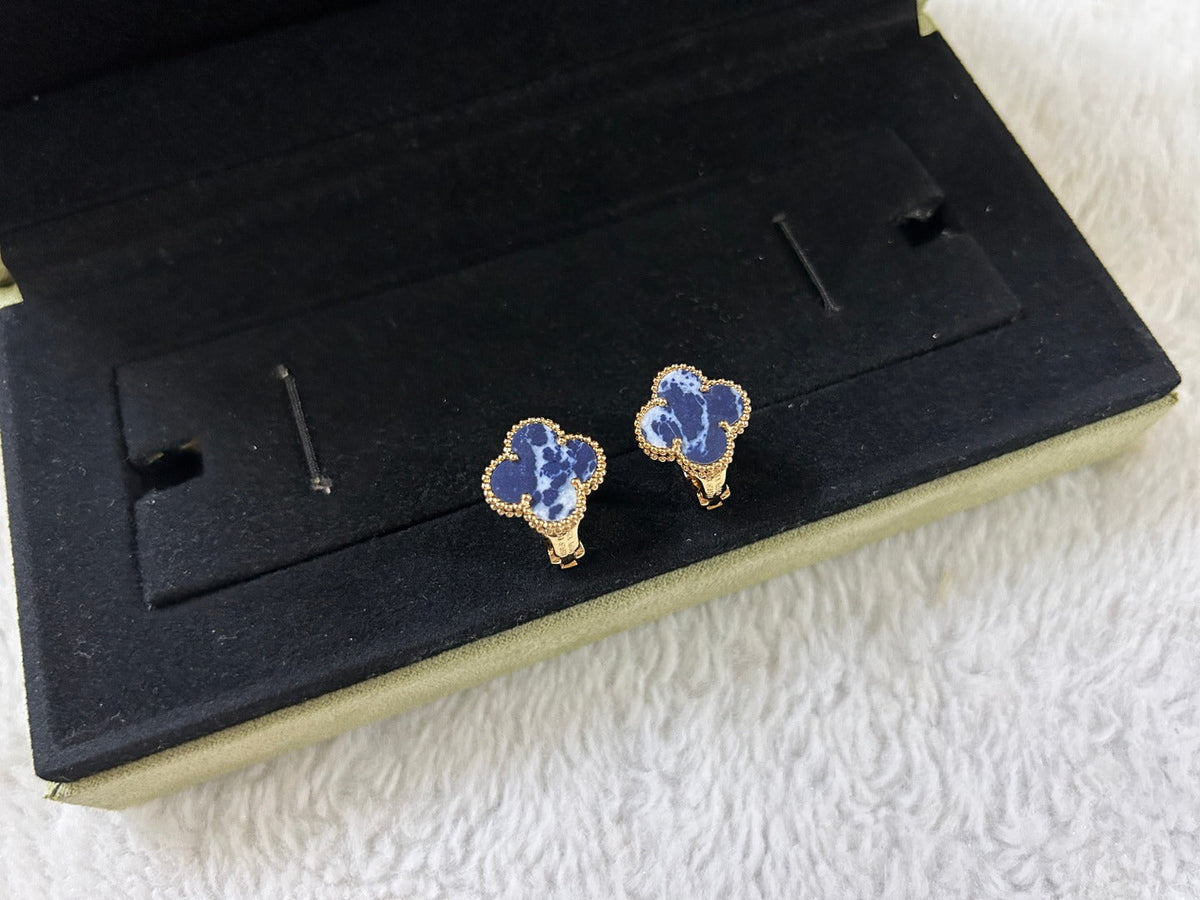 ¡®Veyra Jewelry¡¯CLOVER PIETERSITE MEDIUM STUD EARRINGS