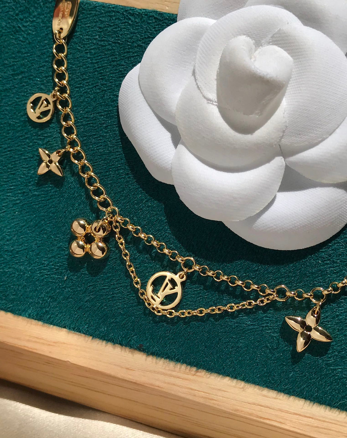 ¡®Veyra Jewelry¡¯BLOOMING PINK GOLD MOP BRACELET