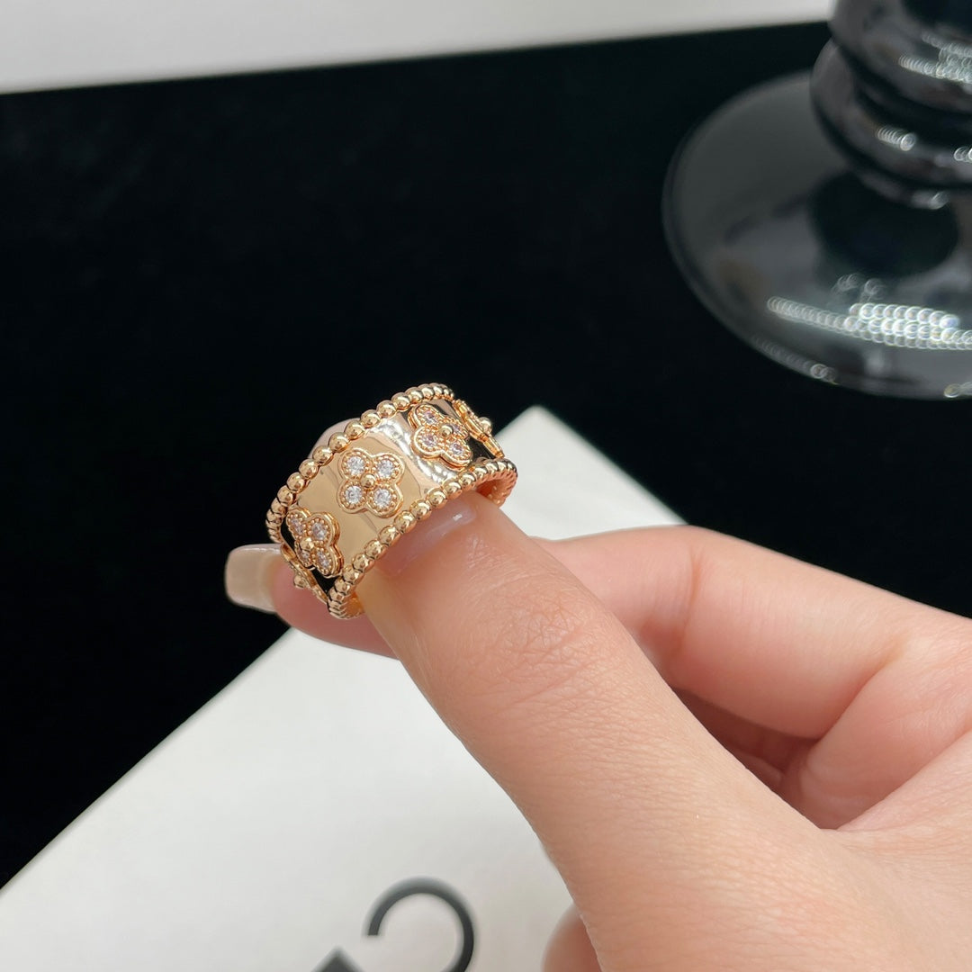 ¡®Veyra Jewelry¡¯PERLEE DIAMOND LARGE RING