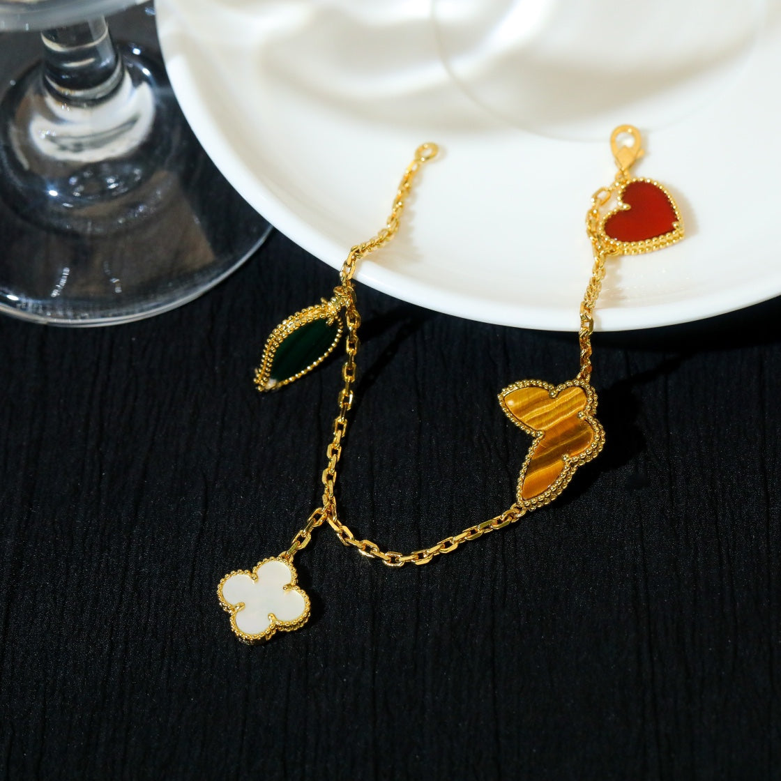 ¡®Veyra Jewelry¡¯LUCKY SPRING 5 MOTIF GOLD BRACELET