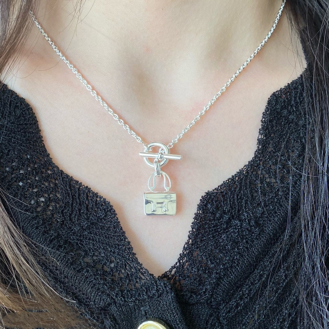 ¡®Veyra Jewelry¡¯CONSTANCE PEDANT SILVER NECKLACE