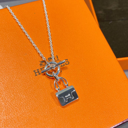 ¡®Veyra Jewelry¡¯CONSTANCE PEDANT SILVER NECKLACE