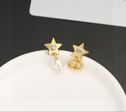 [Veyra Jewelry]CD Star-Shaped Letter Earrings