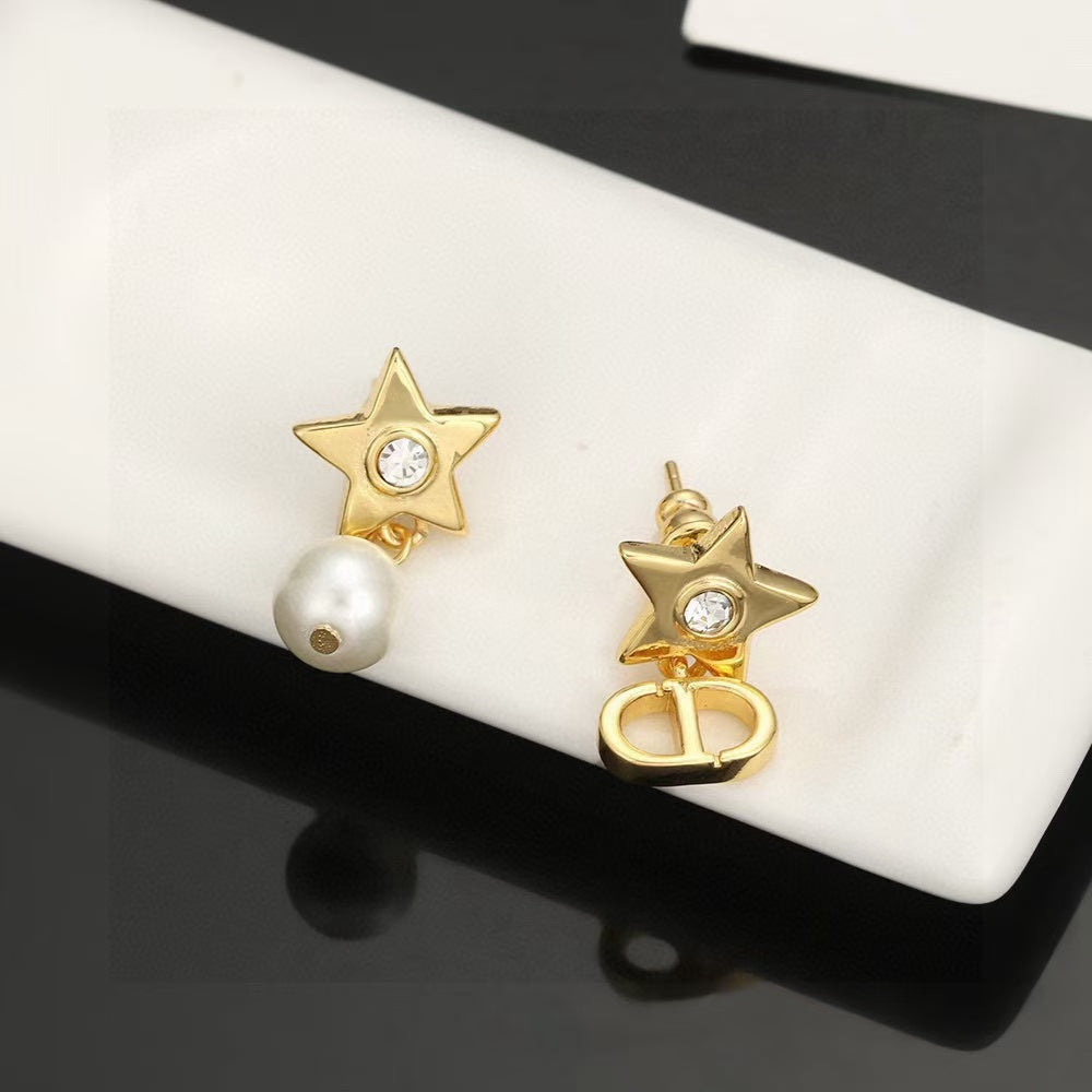 [Veyra Jewelry]CD Star-Shaped Letter Earrings
