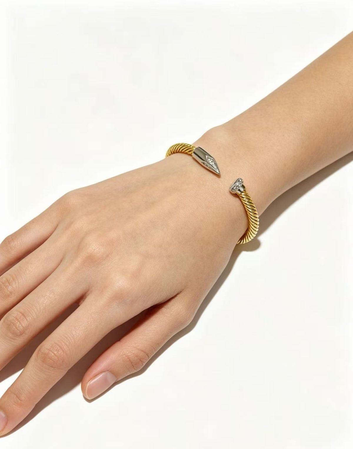 [Veyra Jewelry]Open threaded nail bracelet