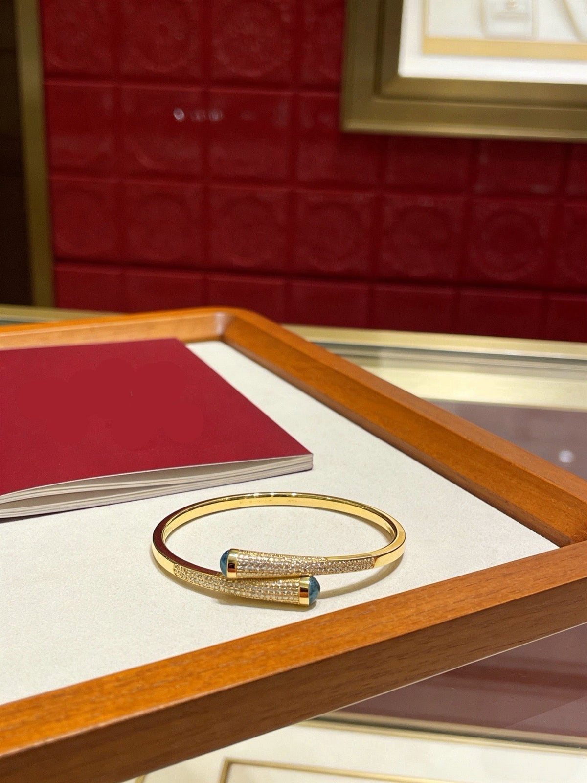 [Veyra Jewelry] Partially Set Diamond Bangle